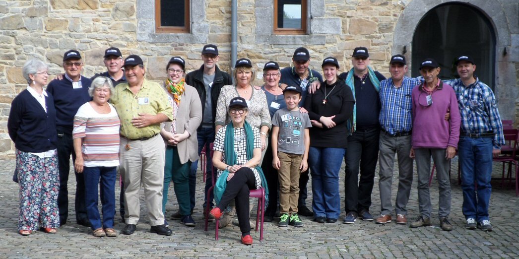 De gauche à droite : Marie CLAUS, Gérard BEIX, Diane DEROUIN, Xavier HEYTE, Henri DEROUIN, Elodie DEMARETZ, J-Gabriel GIRAUDEAU, Moniek BUCQUOYE, Natalie VANDAMME, Marie-Madeleine MURINGER, Antoine BIWER, Marco GANDINI, Déborah WATHELET, Didier SALAMON, John VAN DROOGENBROECK, Jean-Pierre BERNARD, Gerard BEEKEMA